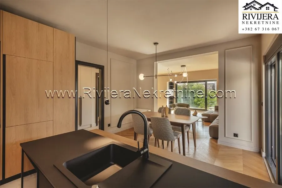Prodaja, trosoban stan, 152m², Savina, Herceg Novi