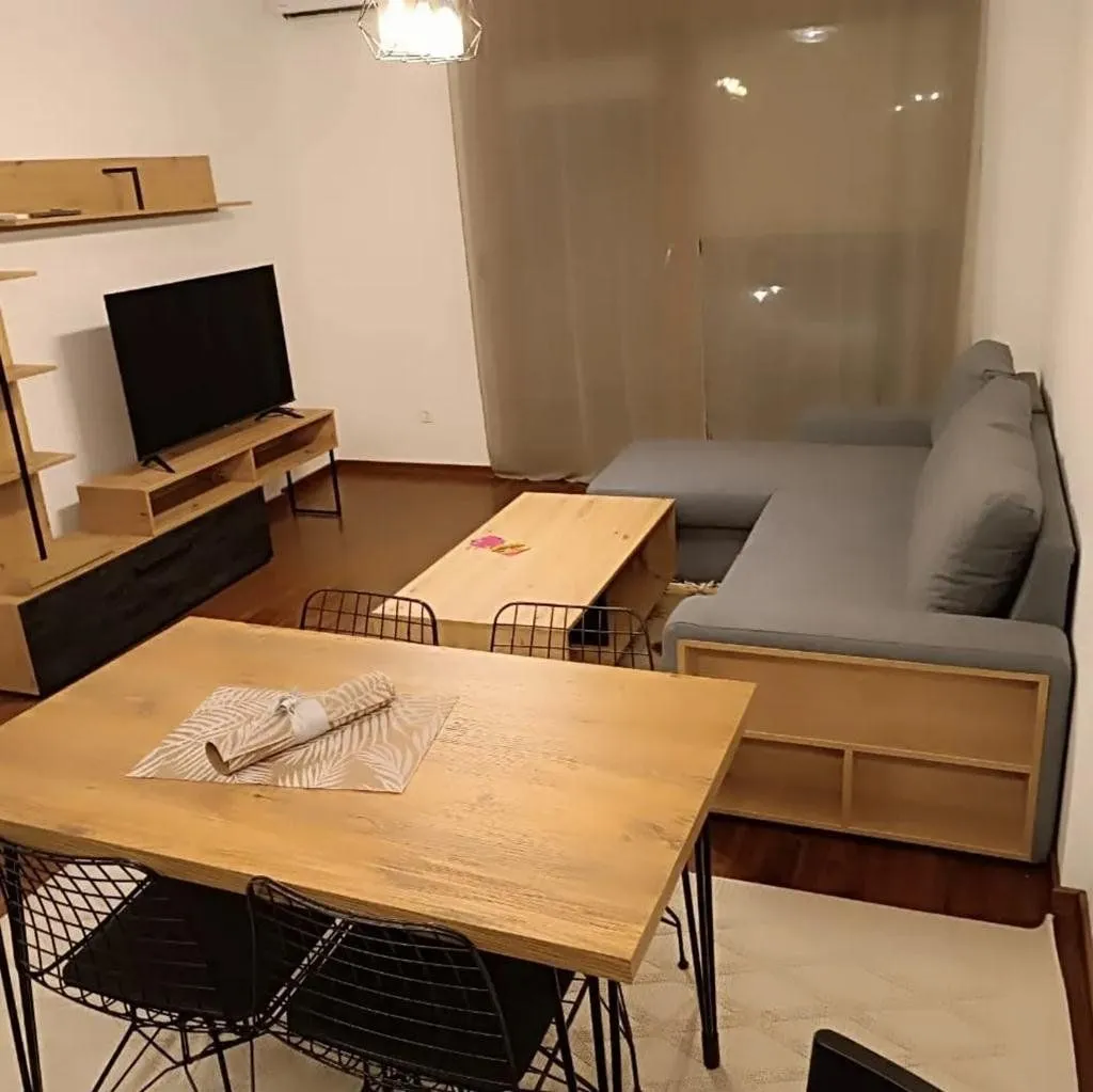 Izdavanje, jednosoban stan, 54m², Master Kvart, Podgorica