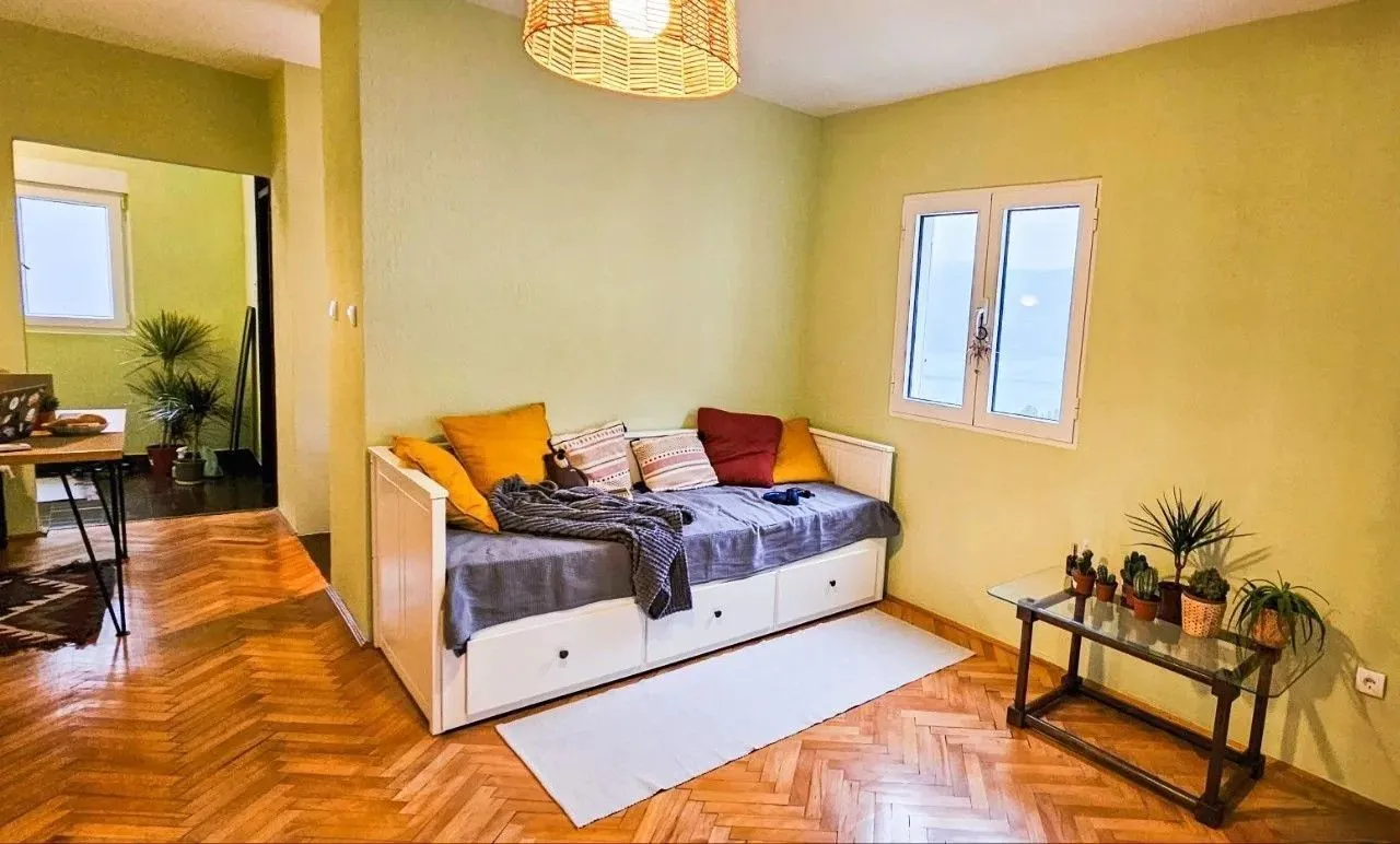 Rent, studio apartment, 40m², Dobrota, Kotor