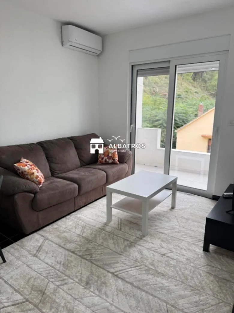 Izdavanje, jednosoban stan, 50m², Polje, Bar