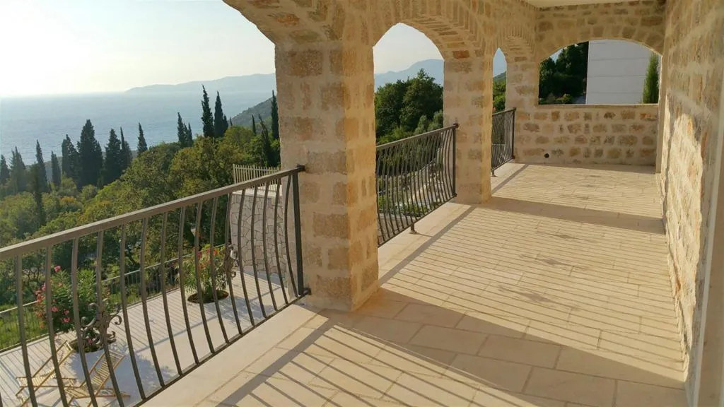 Sale, house, 500m², Drobni pijesak, Budva