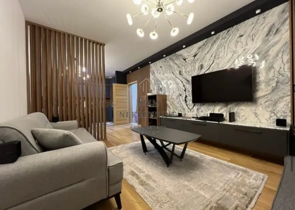Izdavanje, dvosoban stan, 950m², New City, Podgorica
