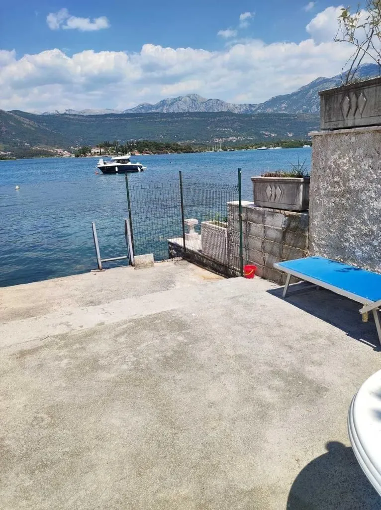 Sale, house, 387m², Đuraševići, Tivat