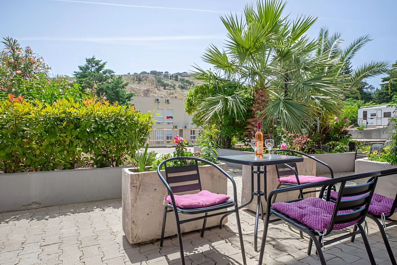 Sale, one bedroom apartment, 28m², Sutomore, Bar
