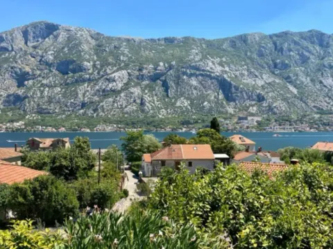 Prodaja,  kuća, 232m2, Kotor