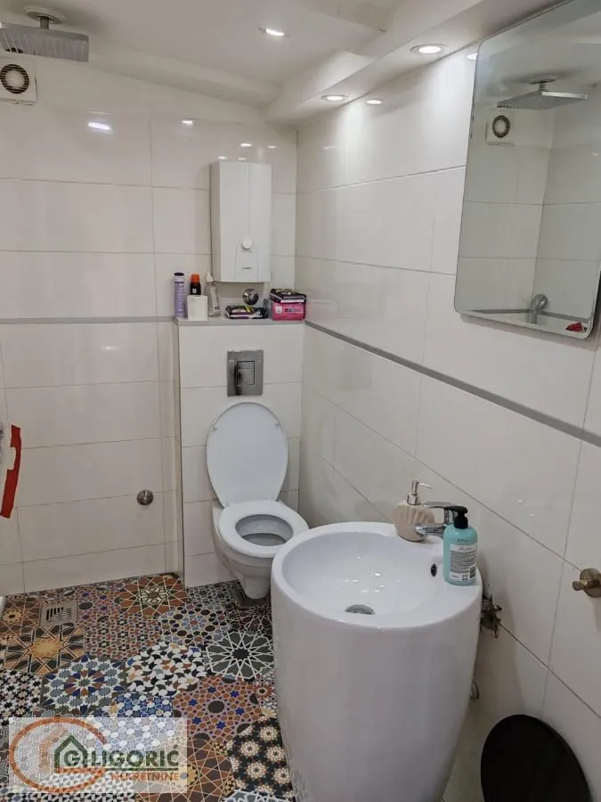 Prodaja, trosoban stan, 72m², Profesorska Kolonija, Palilula Sve Podlokacije