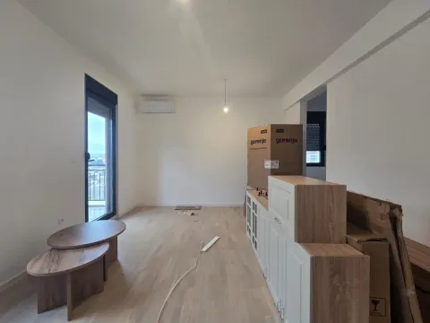 Prodaja, dvosoban stan, 64m², Tološi, Podgorica - image 2