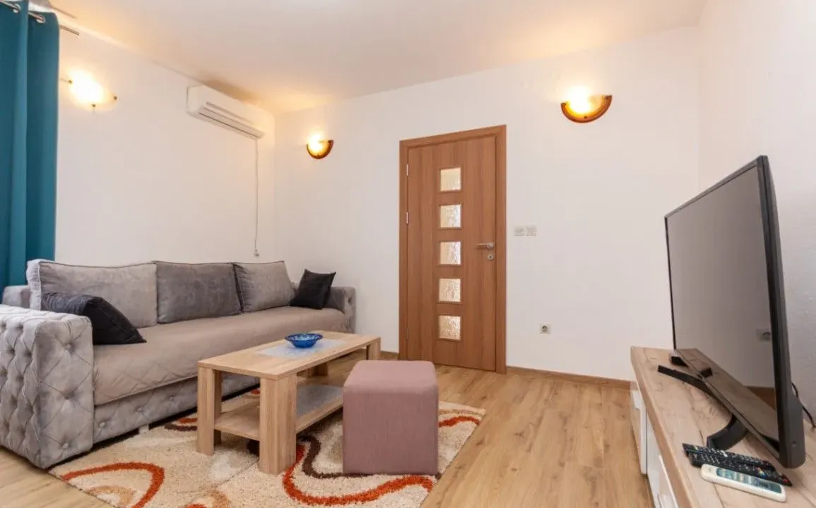 Rent, one bedroom apartment, 50m², Topla, Herceg Novi