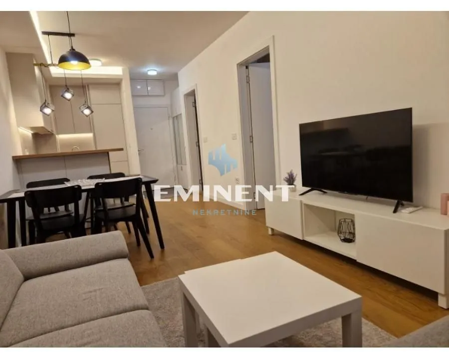 Izdavanje, dvosoban stan, 40m², Novi Beograd Blok 67, Novi Beograd Sve Podlokacije