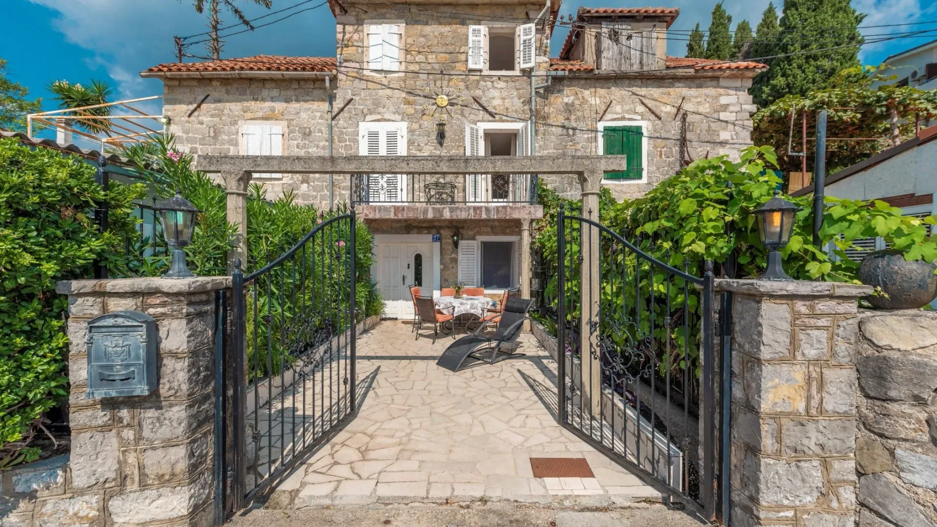 Sale, house, 95m², Baošići, Herceg Novi