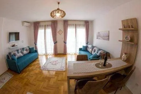 Rent, studio apartment, 40m², Bečići, Budva