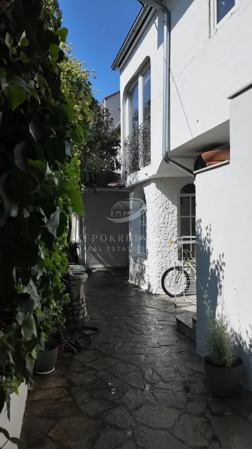 Sale, house, 200m², Lekino Brdo, Voždovac Sve Podlokacije