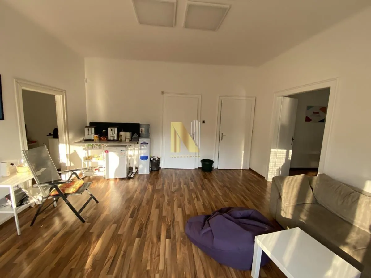 Prodaja, četvorosoban stan, 131m², Centar, Novi Sad