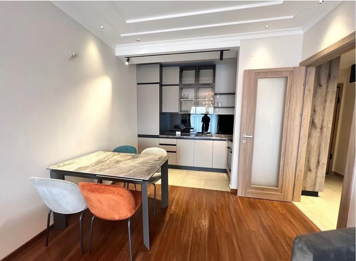 Izdavanje, jednosoban stan, 50m², Master Kvart, Podgorica
