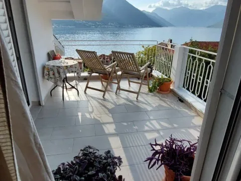 Rent, one bedroom apartment, 45m², Dobrota, Kotor - image 7