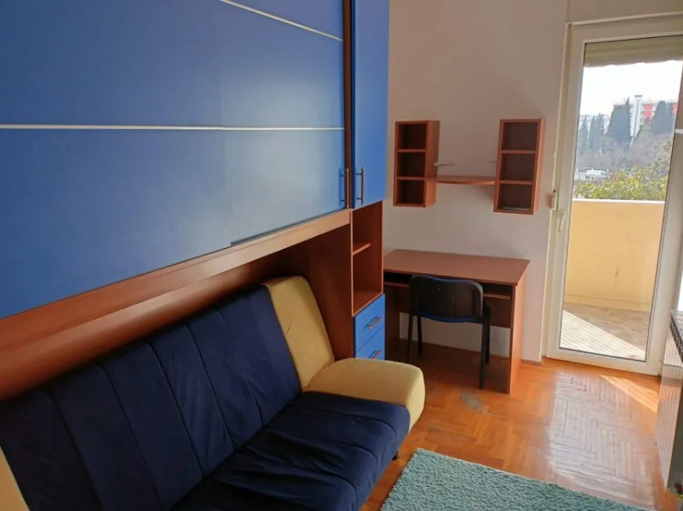 Izdavanje, trosoban stan, 80m², Centar, Podgorica