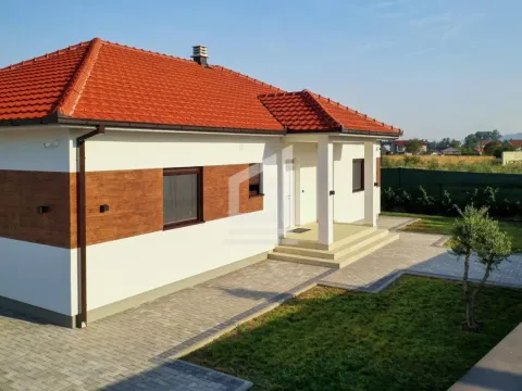 Prodaja, kuća, 200m², Podgorica, Crna Gora - image 17
