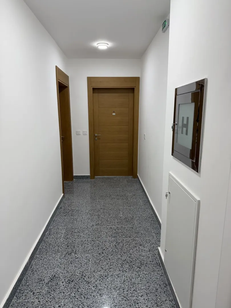Prodaja, dvosoban stan, 77m², Podkošljun, Budva