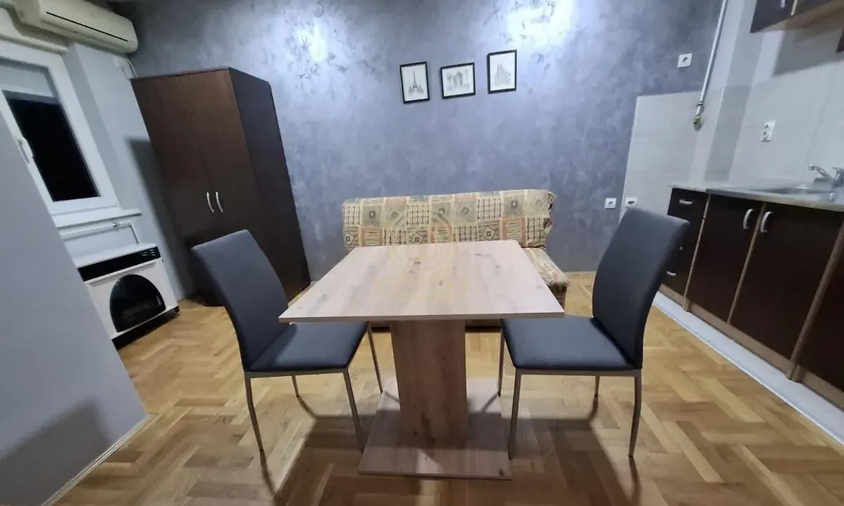 Rent, studio apartment, 30m², Centar, Kragujevac