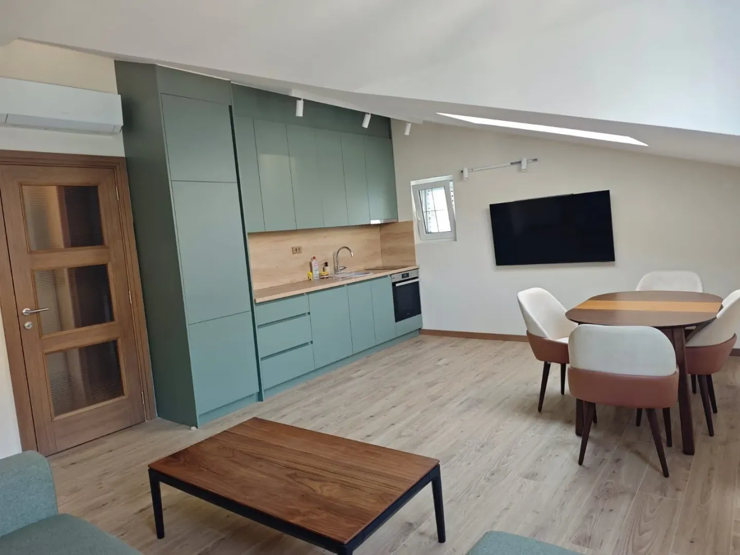 Rent, one bedroom apartment, 47m², Dobrota, Kotor