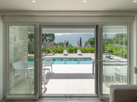 Prodaja, kuća, 249m², Orahovac, Kotor - image 10