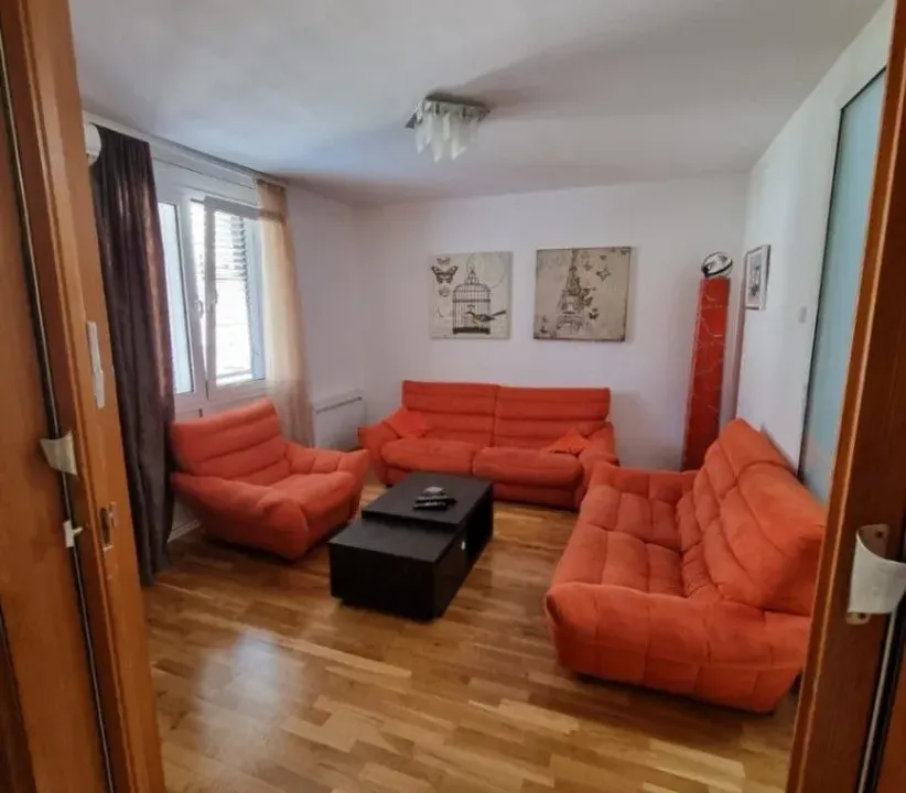 Rent, two bedroom apartment, 64m², Dobrota, Kotor