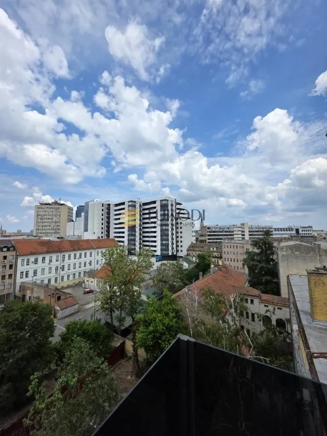 Prodaja, stan, 352m², Centar, Novi Sad