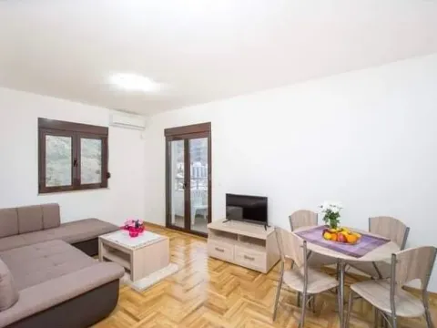 Prodaja, jednosoban stan, 47m², Bečići, Budva - image 1