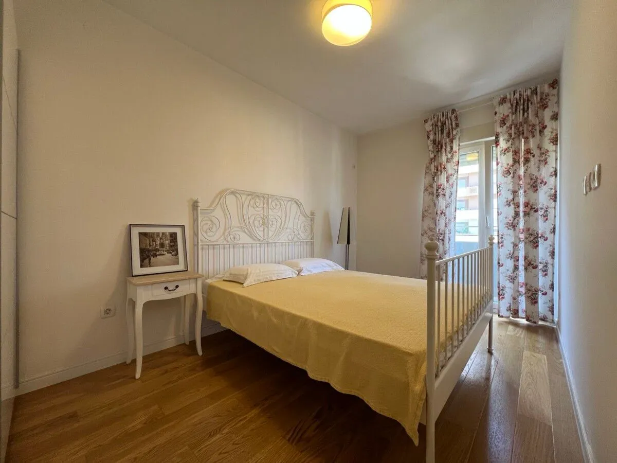 Rent, one bedroom apartment, 42m², Central Point, Podgorica