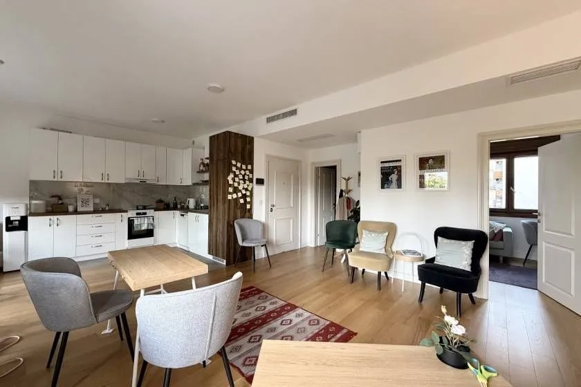 Izdavanje, četvorosoban stan, 81m², Dorćol Sve Podlokacije, Beograd