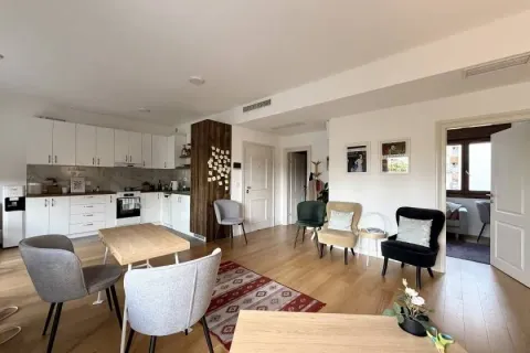 Izdavanje, četvorosoban stan, 81m², Dorćol Sve Podlokacije, Beograd - image 2