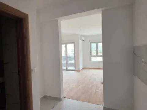 Prodaja, garsonjera, 32m², Lazi, Budva - image 2