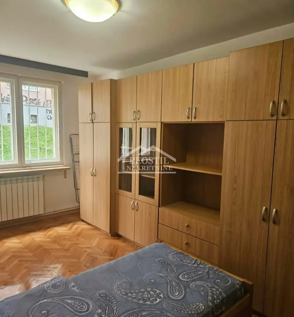Prodaja, trosoban stan, 71m², Karaburma, Palilula Sve Podlokacije
