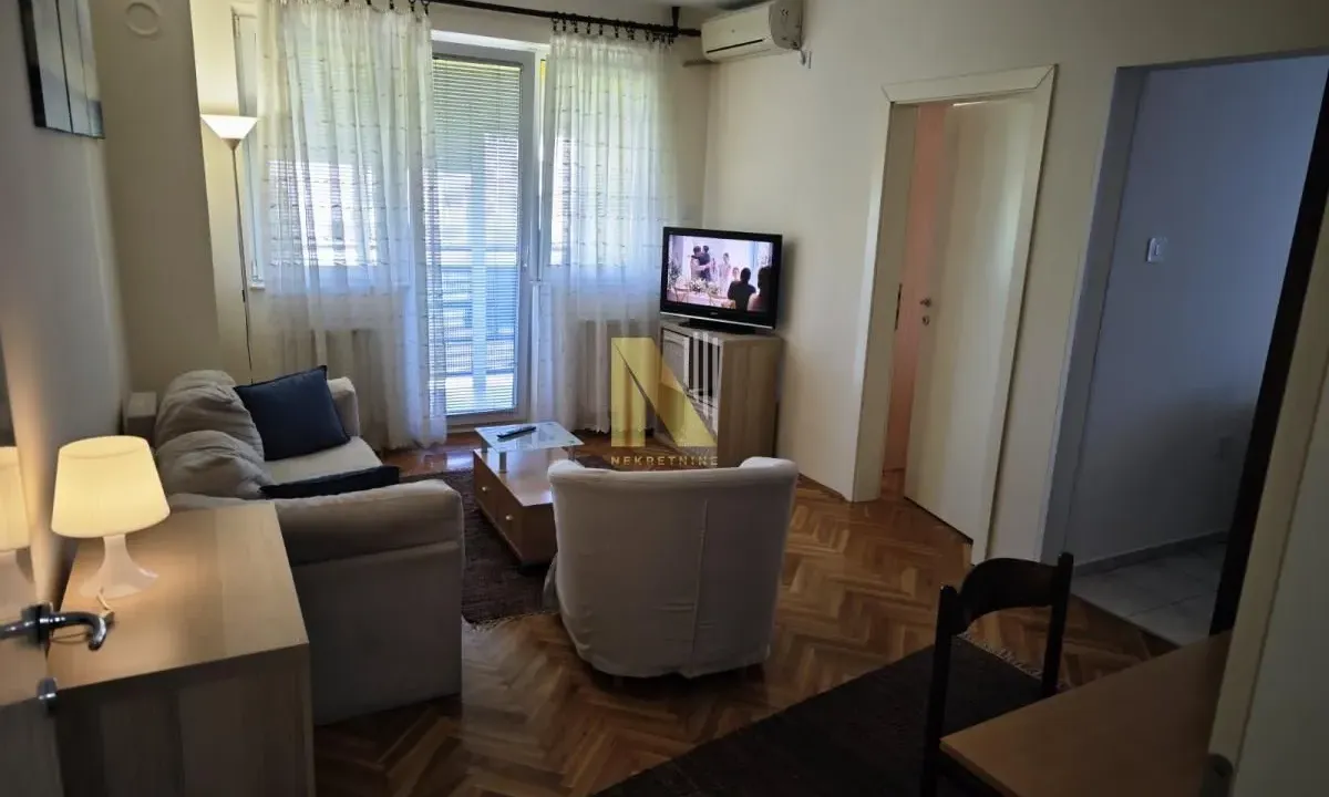 Izdavanje, jednosoban stan, 43m², Grbavica, Novi Sad Sve Podlokacije