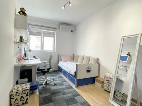 Rent, three bedroom apartment, 72m², City Kvart, Podgorica - image 8