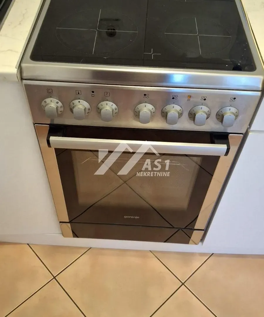 Izdavanje, dvosoban stan, 47m², Rotkvarija, Novi Sad Sve Podlokacije