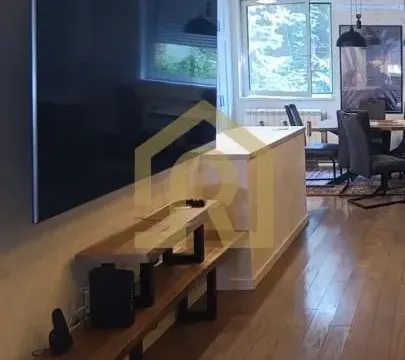 Izdavanje, četvorosoban stan, 100m², Autokomanda, Voždovac Sve Podlokacije - image 2