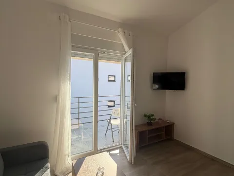 Rent, one bedroom apartment, 37m², Bonići, Tivat - image 9