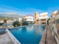 Prodaja, kuća, 333m², Dobre Vode, Bar - image 1