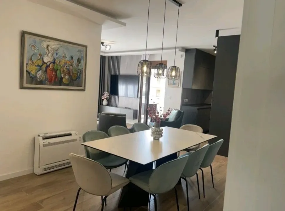 Prodaja, trosoban stan, 98m², Dobrota, Kotor