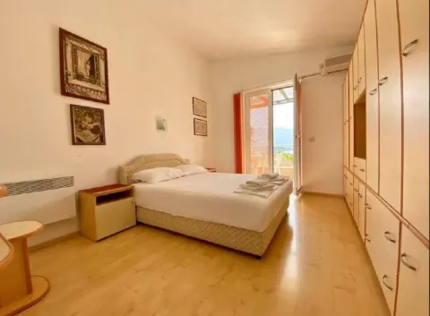 Izdavanje, dvosoban stan, 80m², Gospoština, Budva - image 17