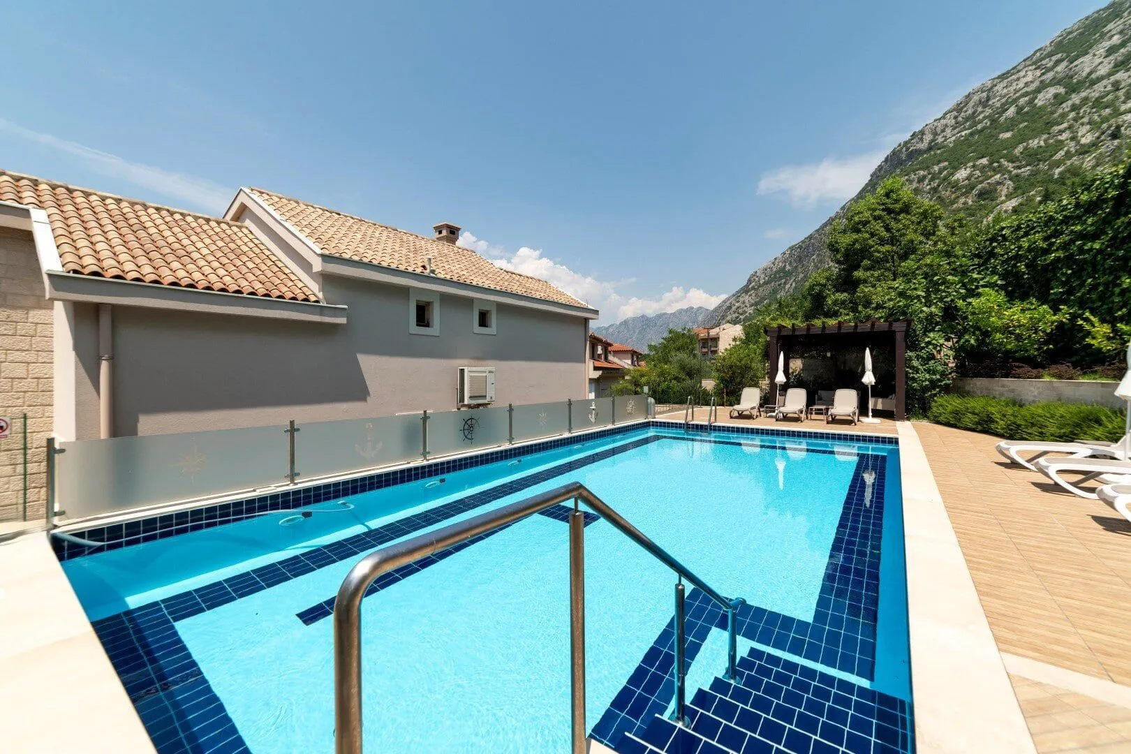 Sale, house, 507m², Dobrota, Kotor