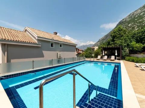 Sale, house, 507m², Dobrota, Kotor - image 26