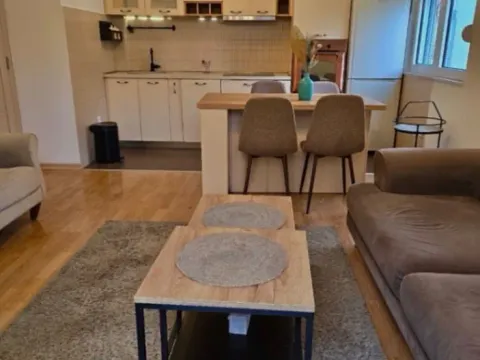 Izdavanje, jednosoban stan, 43m², Dalmatinska ulica, Podgorica - image 6