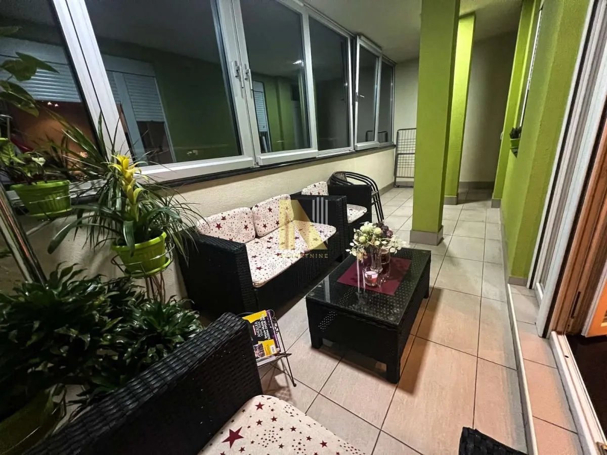 Prodaja, stan, 139m², Bulevar patrijarha Pavla, Novi Sad Sve Podlokacije
