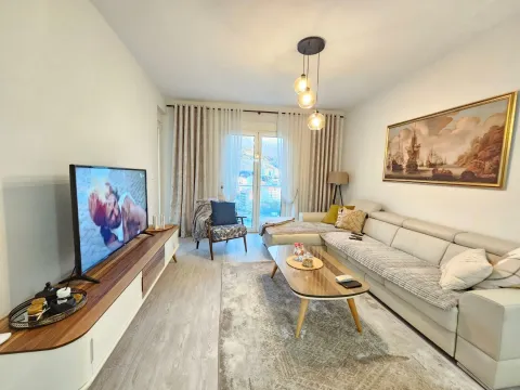 Rent, one bedroom apartment, 57m², Bečići, Budva - image 10