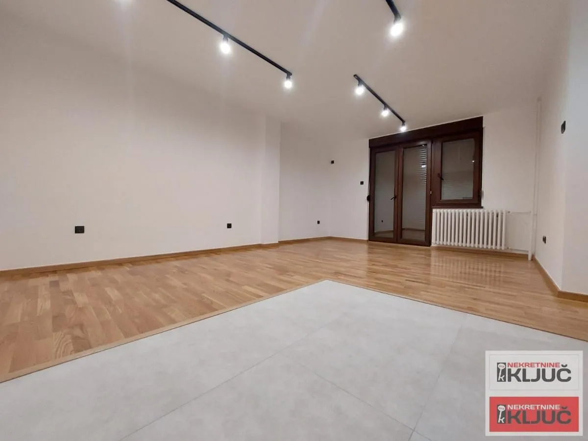 Prodaja, dvosoban stan, 52m², Novo naselje, Novi Sad