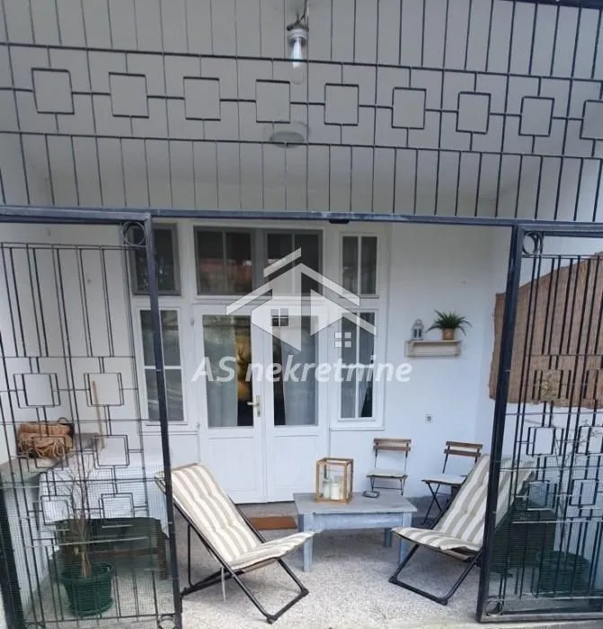 Izdavanje, dvosoban stan, 60m², Profesorska Kolonija, Palilula Sve Podlokacije
