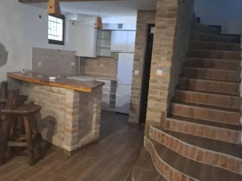 Izdavanje, jednosoban stan, 45m², Centar, Novi Sad