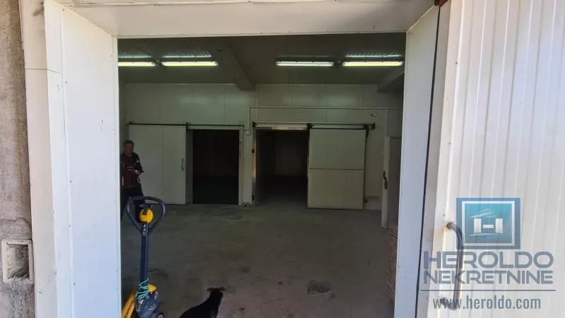 Sale, office space, 360m², Stropsko, Vranje